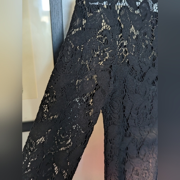 Pippa D Casual Lace Dress - Picture 6 of 7